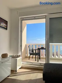 Beach Stay Apartment Ivon - Image 3