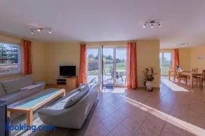 Storchenruh- Familienfreundliches Ferienhaus mit Terrasse & direkter Golfplatzlage - Image 2