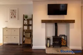 Cosy Cottage for Couples, Parking, 3 Min 2 Beach - Image 5
