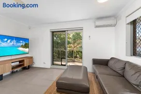 Parkview 14, 11 Catalina Cl - air con, Wi-Fi and close to the water - Image 3