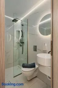 The Luxe Residence - Image 5