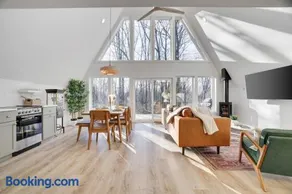 Modern A-frame in woods with Sauna, HotTub, Privacy - Image 2