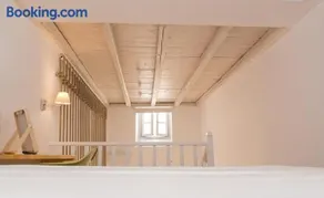 Alleyway House - Image 3