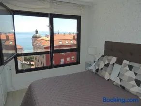 Apartamento con vistas al mar y playa enfrente - Image 3