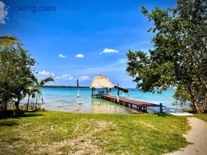 Cabaña con muelle privado en la Laguna de Bacalar - Image 1