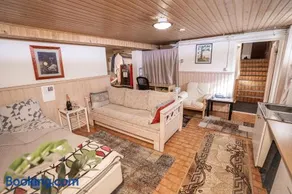 Mukava kellarihuoneisto jossa sauna ja poreallas - Image 1