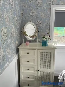 Garden Cottage - Image 2