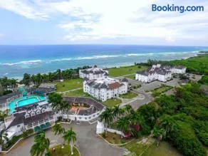 Seacastles by the beach/pool - Image 1
