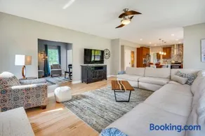 Spacious Lewis Center Home w/ Yard & Gas Grill! - Image 2