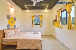 II OSTRICH VILLA lI - Image 3