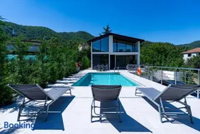 BlackPine Villa - Image 1