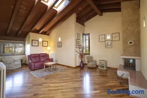 Majestic Private Villa - Private Parking - Image 2