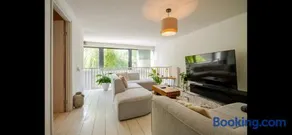 Spacious 3-Bedroom Apartment Amsterdam West - by Peter - Image 1
