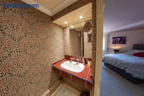 3, The Dolphin, 49 Quay Street - Stunning apartment - Quintessential - Quay views - Sleeps 2-4 people - Image 5