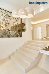 Excelsior Estudios & Apartamentos - Image 1