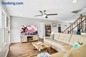 Ocean Daze - Sleeps 22, Direct Oceanfront, Renovated May 2022 - Image 4