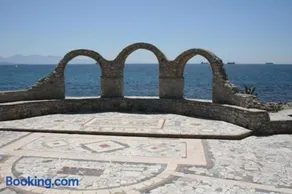 Theatraki - Image 1
