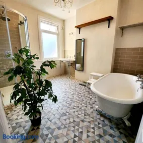 Contemporary 3 bed house with spacious garden close to Stratford & Canary Wharf - Image 4