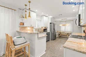 Coastal Chic Retreat Near Beach & Atlantic Ave - Image 3