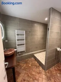 La Bergerie des Amandiers Chambres et Table d'Hôtes - Image 1