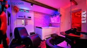 Love Room Lova Rosa - Image 1