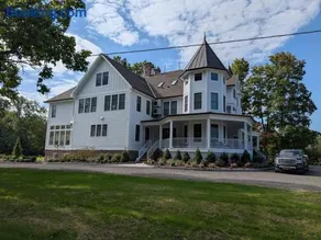 Parkway House Goshen Bed And Breakfast Suite 2 - Image 1