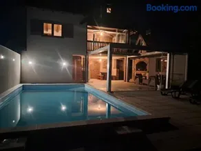 Peaceful Countryside Retreat with Pool & Jacuzzi by Destination GREEN Croatia - Image 4