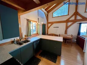 Alpenrose 4, Hottub, Mountains View, AC, sleep 5 - Image 4