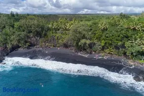 The Bali House and Cottage at Kehena Beach Hawaii - Image 2