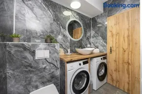 Three-Bedroom Holiday Home in Dabar - Image 1