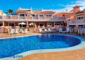 Apartamento funcional en residencial con piscina en inmejorable ubicación en centro de la isla - Image 1