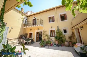ARCHANES APPARTMENT - Image 1