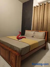 Cozy couple stay - Image 3
