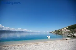 Cottage Holiday Home - Image 1