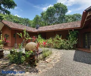 Unique 5 Architectural Homes, Pool & Wi-Fi - Image 3