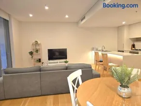 2BR Apartment Macquarie Park Near Chatswood & CBD - Image 1