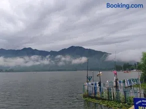 houseboat star ruby snow view - Image 4