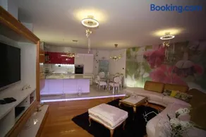 Domus Apartments - Image 2