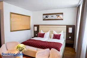 Luxury Boutique Hotel Iris Porsche - Image 2