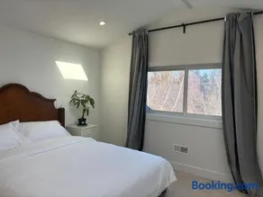 Comfortable Private Room in a Shared Home - Image 2
