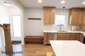 Walk to Harborside Sleeps 16 Boat Trailer Parking - Image 4