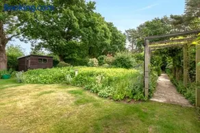 1 Bed in Briston oc-1882 - Image 1