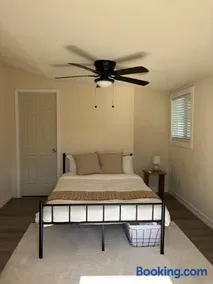 Private Room- Separate Entrance & Ensuite Bath - Image 5