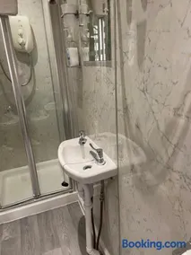 Belhaven Private Hotel - Image 1