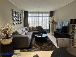 Hilton City Center Apartment - Image 5