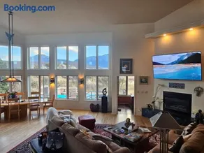 Spanish Peaks Villa - Image 1