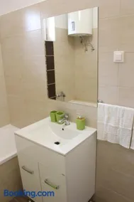 Flamingo Apartment - Image 5