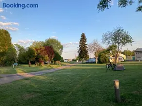 Camping l'Île d'Amour, Pont-sur-Yonne, Bourgogne - Image 2