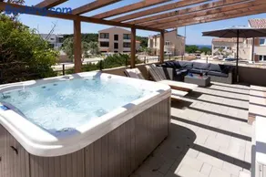 Agradable casa con barbacoa, piscina privada y jardín | Vistas a la naturaleza | Admite mascotas - Image 3