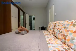 Quarto e sala perto da praia de Copacabana e metrô - Image 3
